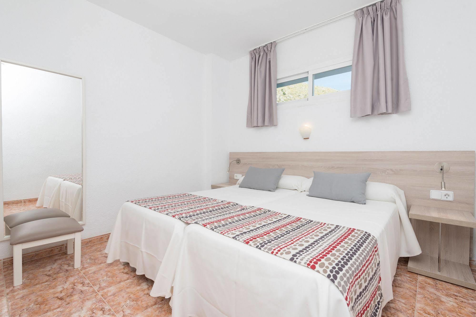 Apartamentos Siesta I Port de Alcudia  Exteriör bild